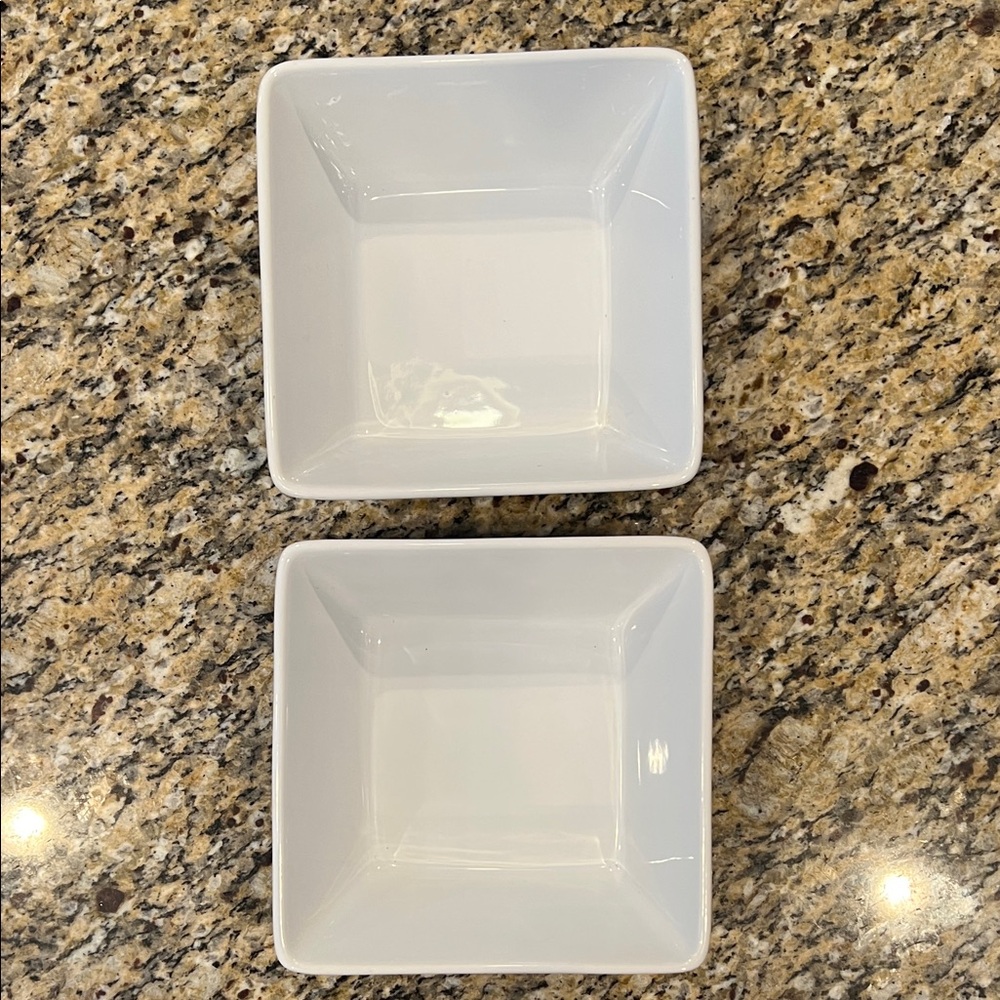 The Pampered Chef White Square Bowls